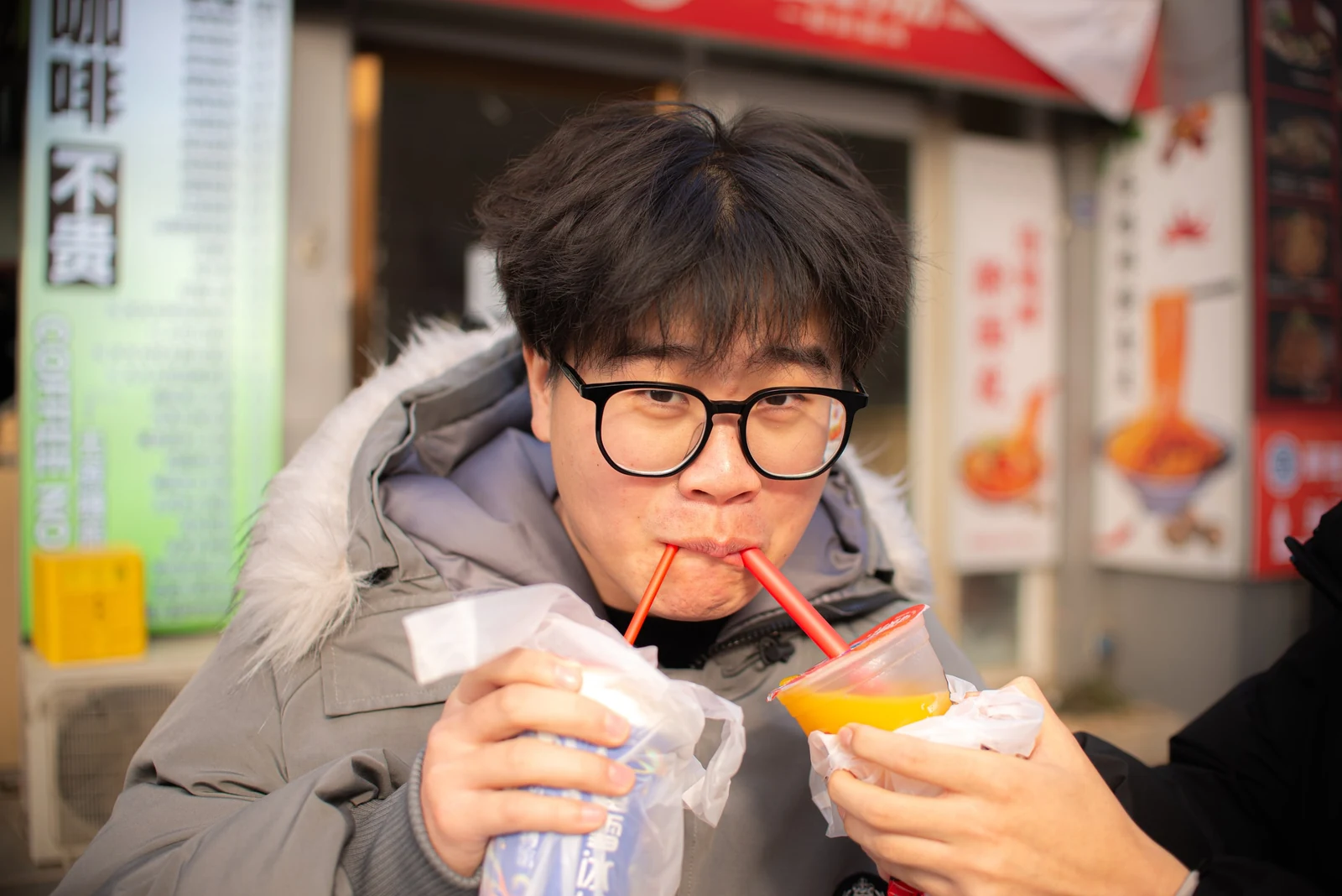 寒假牌局：电竞酒店里的另一场游戏，照片 2